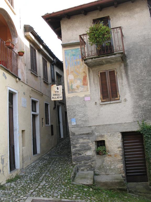 Locanda Del Pittore Arcumeggia Buitenkant foto