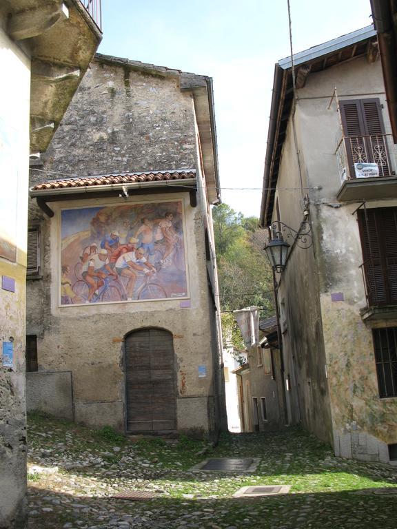 Locanda Del Pittore Arcumeggia Buitenkant foto