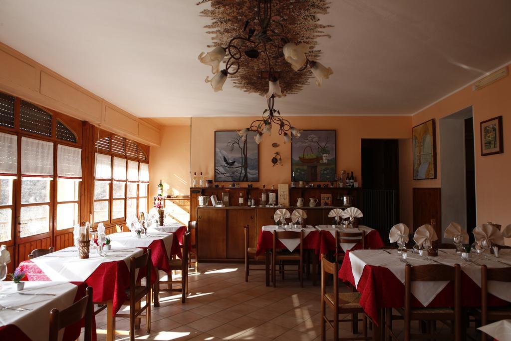 Locanda Del Pittore Arcumeggia Buitenkant foto